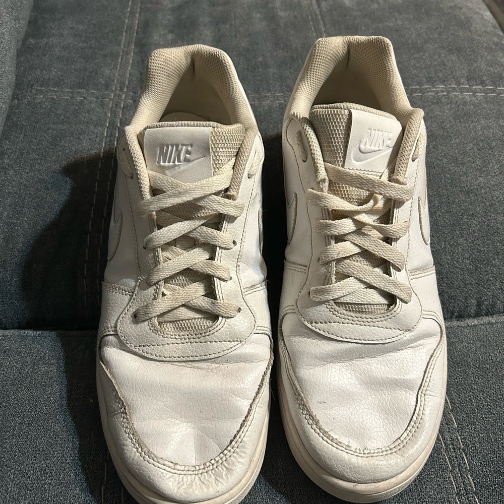 Nike Men's Cream Sneakers